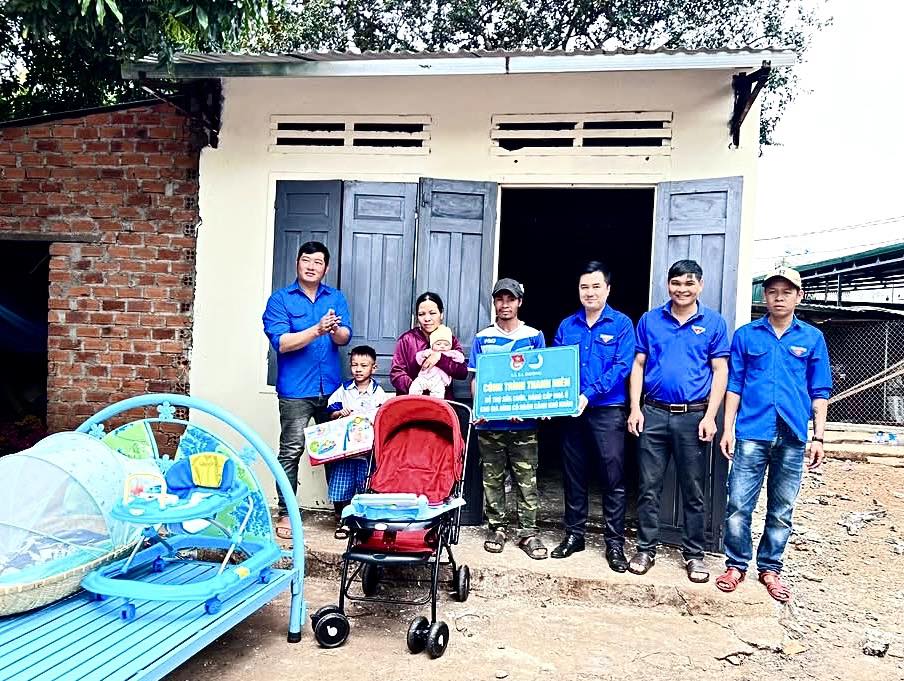 NGÀY THANH NIÊN CÙNG HÀNH ĐỘNG – TUỔI TRẺ EA DRÔNG CHUNG TAY VÌ CỘNG ĐỒNG